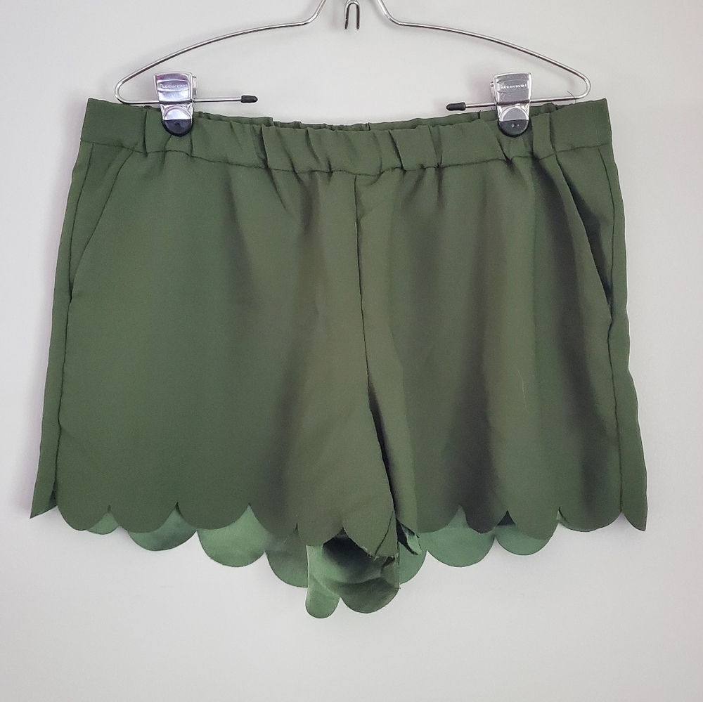 Madewell olive green scalloped hem shorts size xlarge